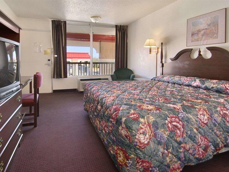 Мотель Super 8 By Wyndham Oklahoma Fairgrounds Екстер'єр фото