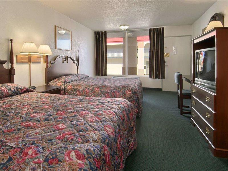 Мотель Super 8 By Wyndham Oklahoma Fairgrounds Екстер'єр фото