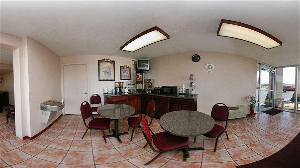 Мотель Super 8 By Wyndham Oklahoma Fairgrounds Екстер'єр фото